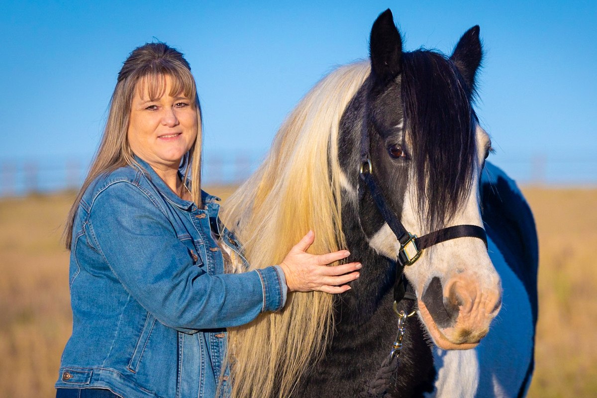 Tammy Bruno Equine Gestaltist with horse coachingpartner